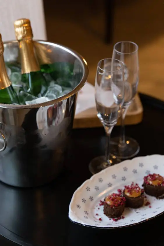 Gourmetpaket hotellpaket på Åtellet i Norrtälje